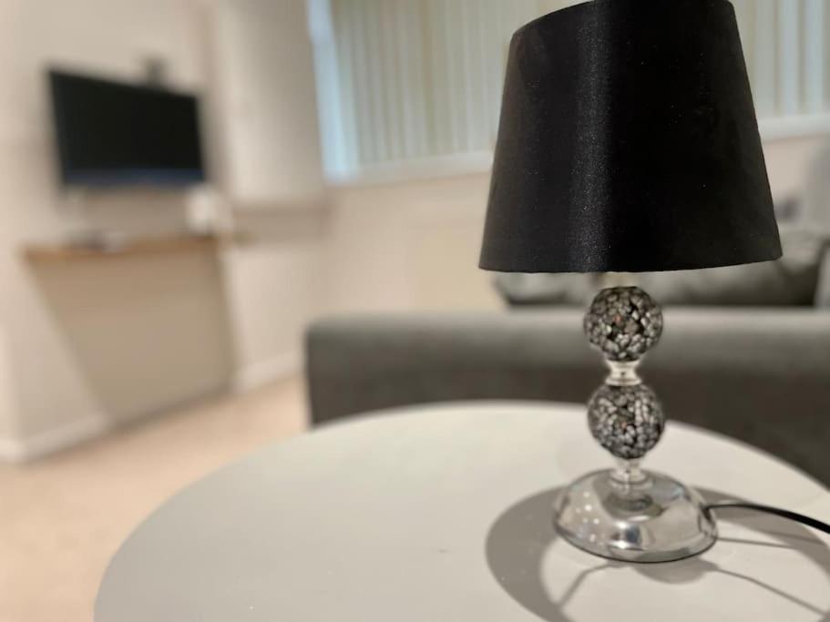 *Close To Beach* One Bedroom Suite With Parking 오버스트랜드 외부 사진
